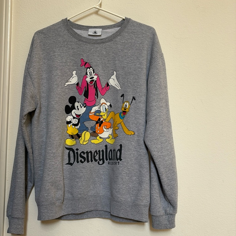 DISNEYLAND CREW FITS LIKE L